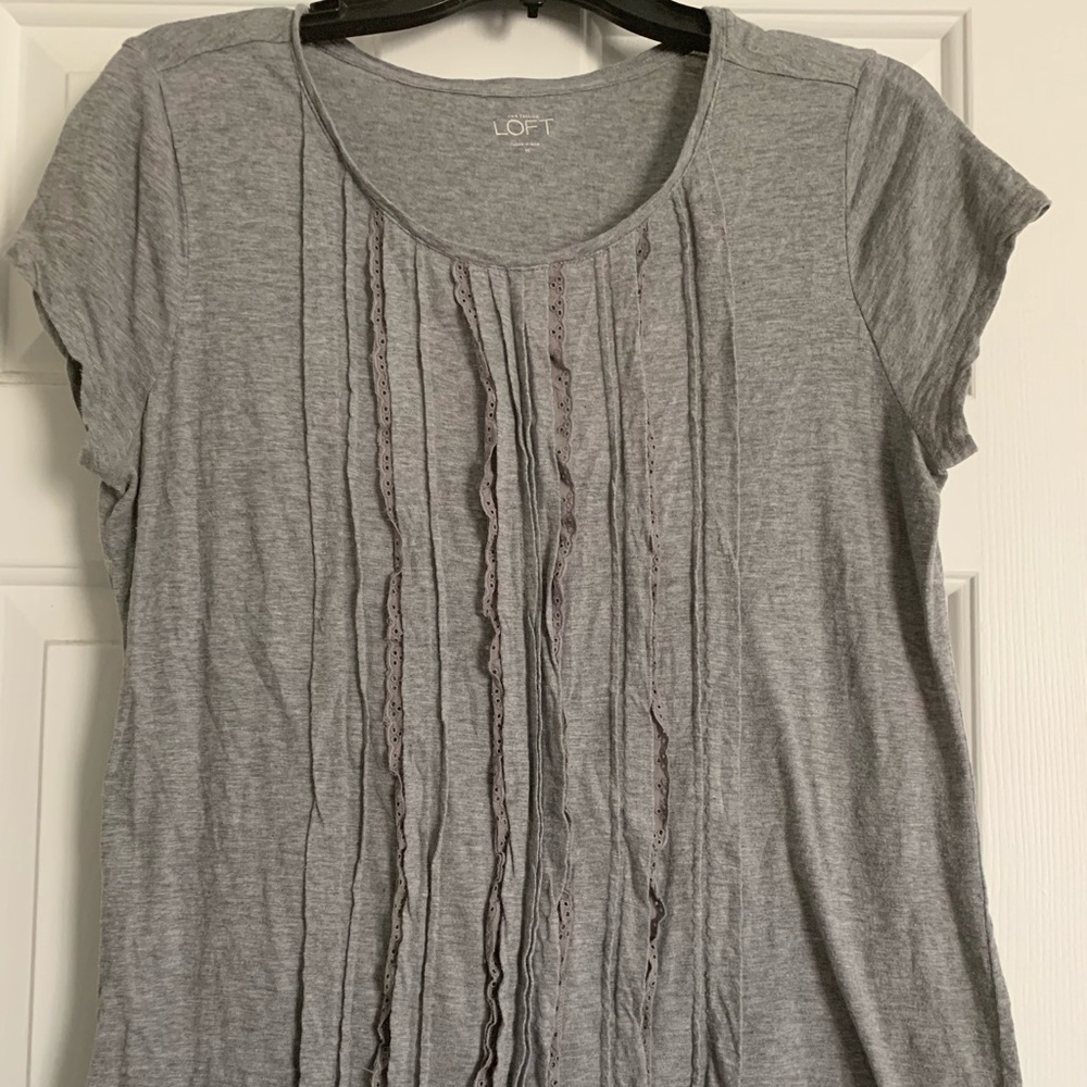 Loft detailed t shirt!